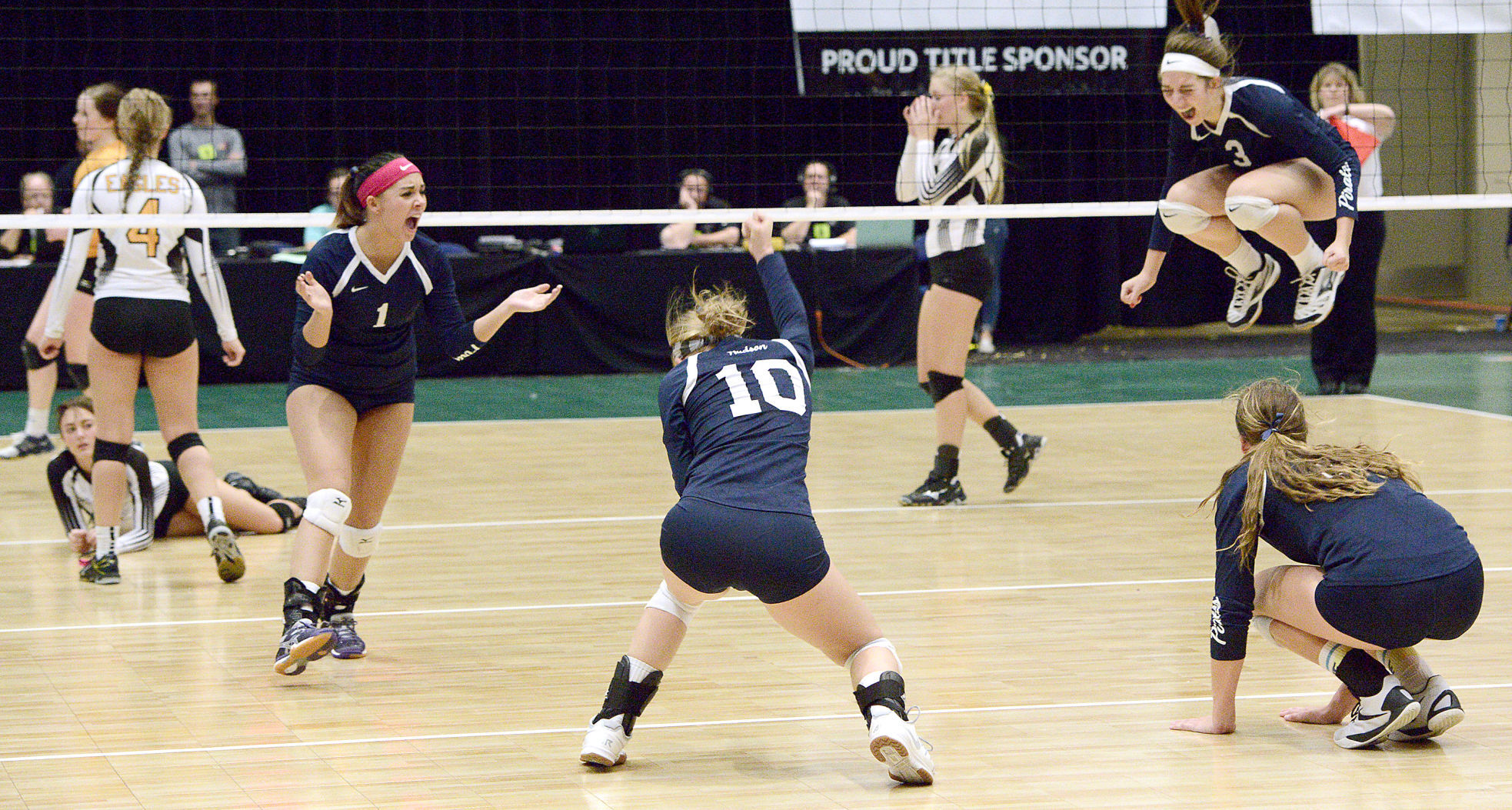 Hudson vs Lawton-Bronson state volleyball